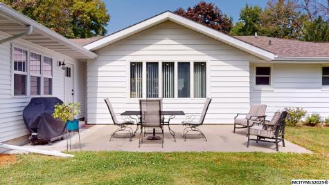 1606 N 8th Place Clear Lake IA 50428