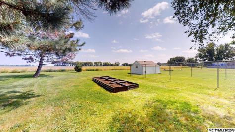 1606 N 8th Place Clear Lake IA 50428