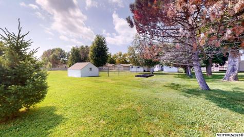 1606 N 8th Place Clear Lake IA 50428