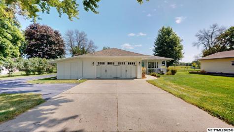 1606 N 8th Place Clear Lake IA 50428
