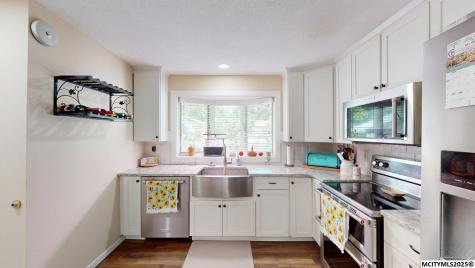 1606 N 8th Place Clear Lake IA 50428