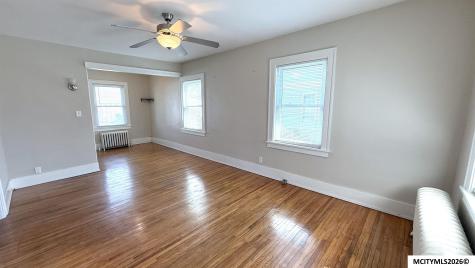 107 S Rhode Island Mason City IA 50401