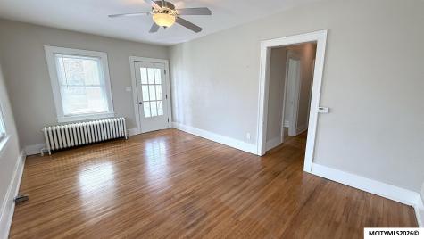 107 S Rhode Island Mason City IA 50401