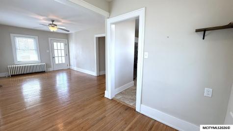 107 S Rhode Island Mason City IA 50401