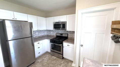 107 S Rhode Island Mason City IA 50401