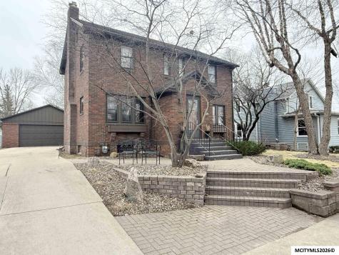 409 4th SE Mason City IA 50401