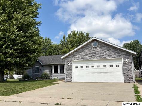 260 E Henschen Garner IA 50438