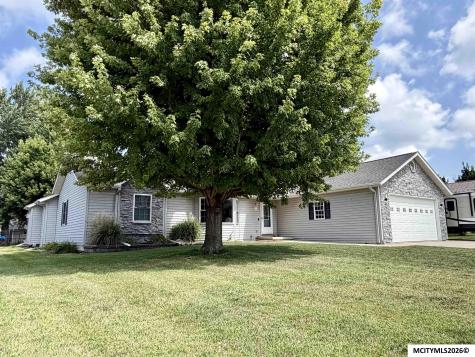 260 E Henschen Garner IA 50438