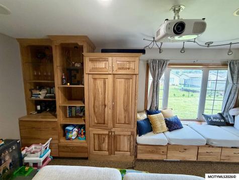 260 E Henschen Garner IA 50438