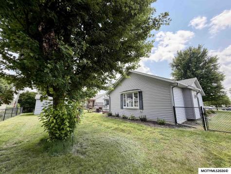 260 E Henschen Garner IA 50438