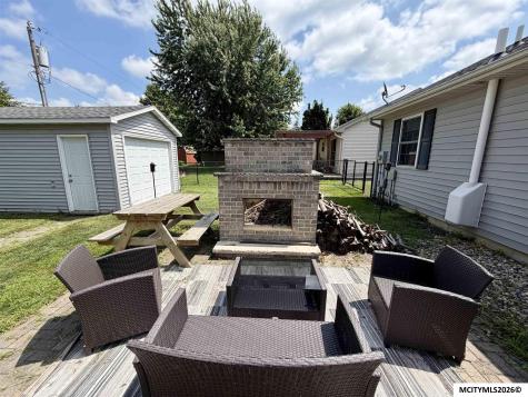 260 E Henschen Garner IA 50438