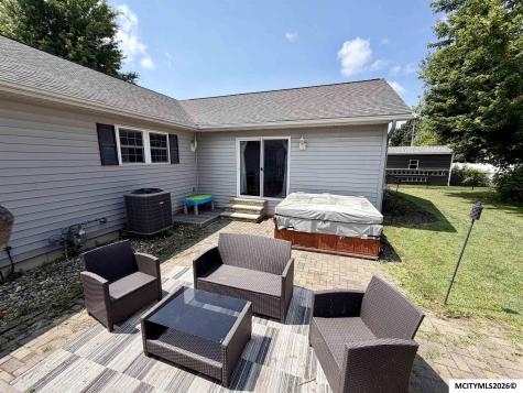 260 E Henschen Garner IA 50438