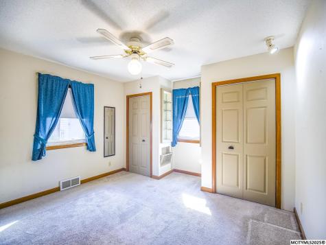 1551 N Rhode Island Mason City IA 50401