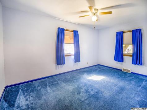 1551 N Rhode Island Mason City IA 50401