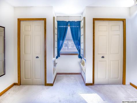 1551 N Rhode Island Mason City IA 50401