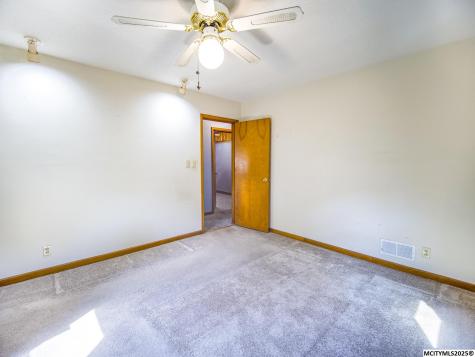 1551 N Rhode Island Mason City IA 50401