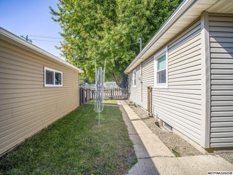 1551 N Rhode Island Mason City IA 50401