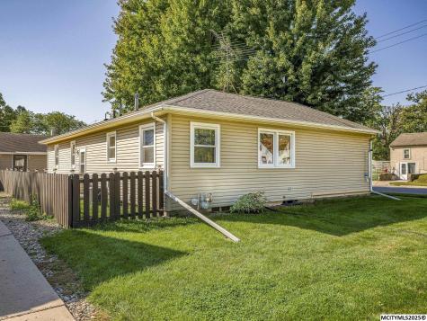 1551 N Rhode Island Mason City IA 50401