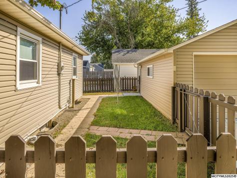 1551 N Rhode Island Mason City IA 50401