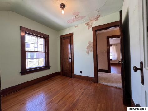 108 S Virginia Avenue Mason City IA 50401