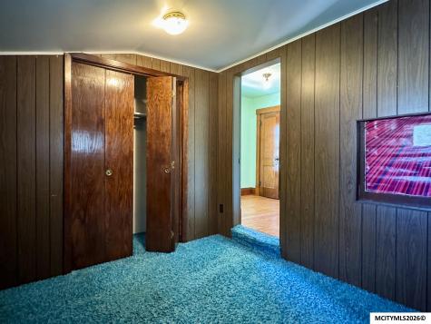 108 S Virginia Avenue Mason City IA 50401