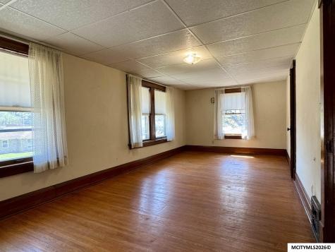108 S Virginia Avenue Mason City IA 50401