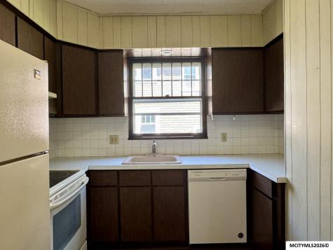 108 S Virginia Avenue Mason City IA 50401