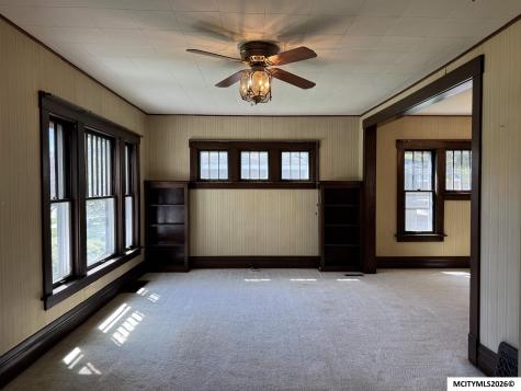 108 S Virginia Avenue Mason City IA 50401