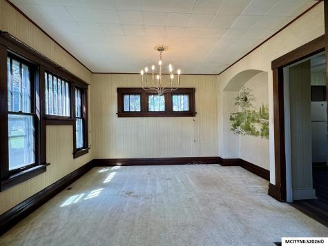 108 S Virginia Avenue Mason City IA 50401