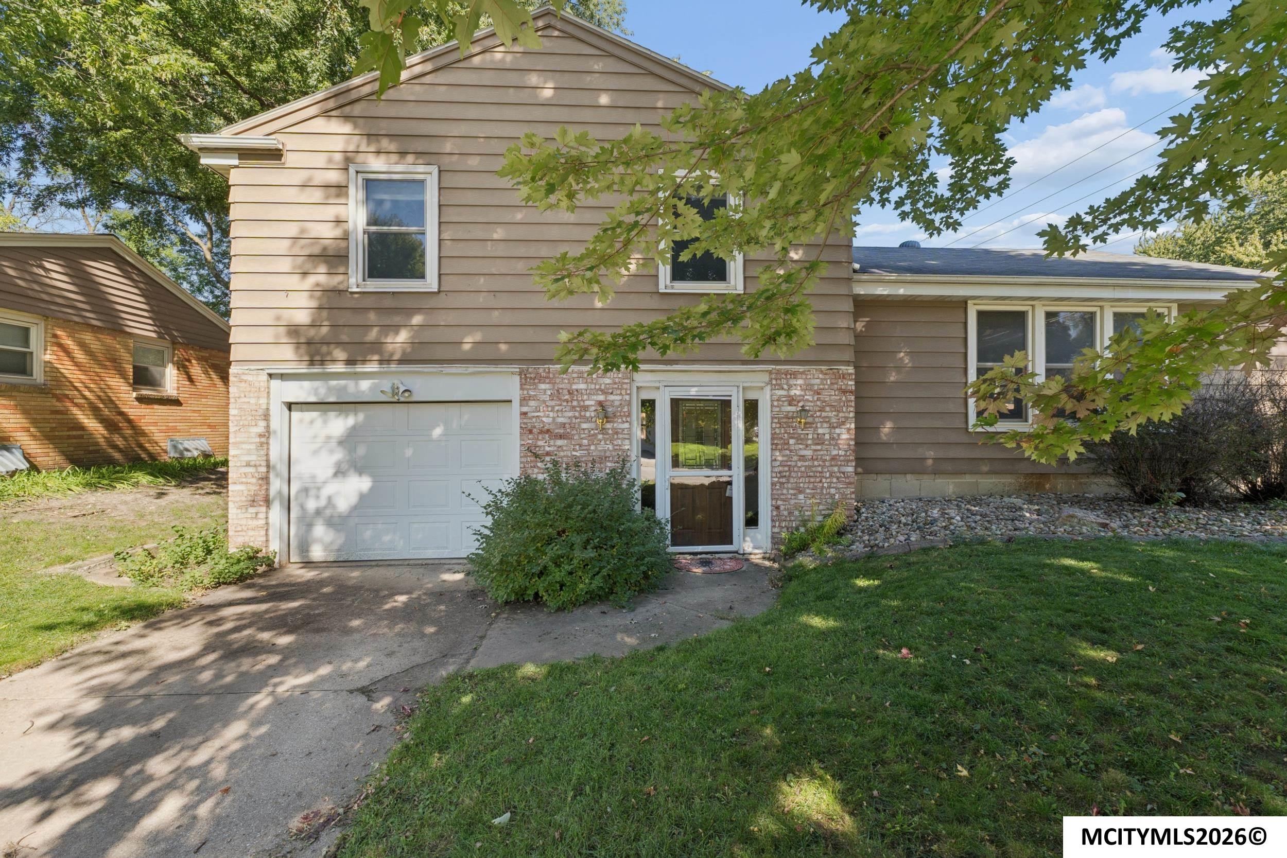 1304 2nd NW Mason City IA 50401