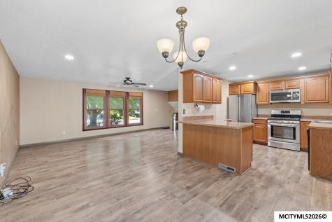 1304 2nd NW Mason City IA 50401