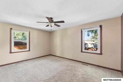 1304 2nd NW Mason City IA 50401