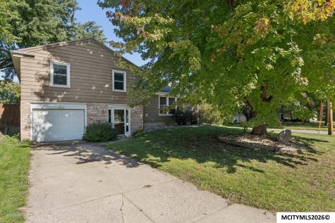1304 2nd NW Mason City IA 50401