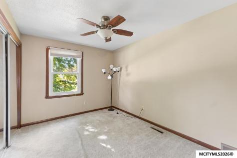 1304 2nd NW Mason City IA 50401