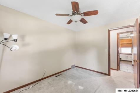 1304 2nd NW Mason City IA 50401