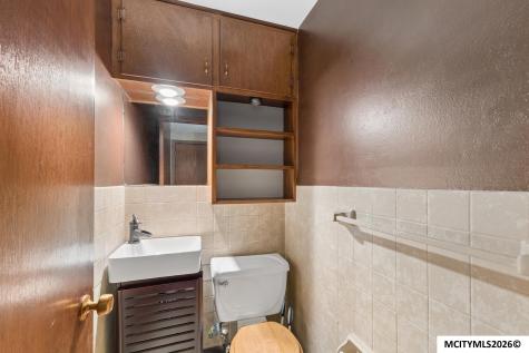 1304 2nd NW Mason City IA 50401