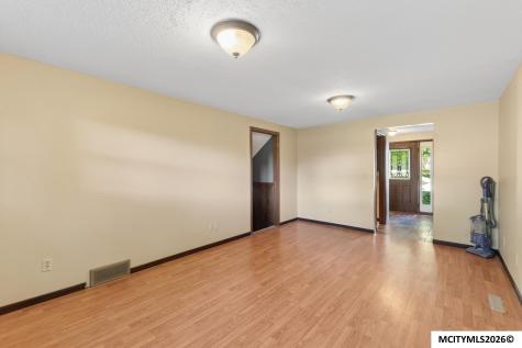 1304 2nd NW Mason City IA 50401