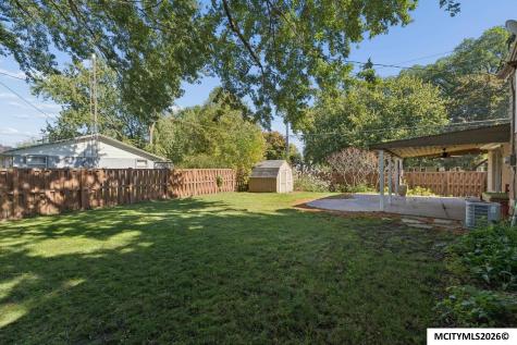 1304 2nd NW Mason City IA 50401
