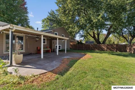 1304 2nd NW Mason City IA 50401