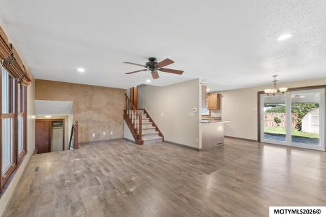 1304 2nd NW Mason City IA 50401