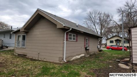 428 29th SW Mason City IA 50401