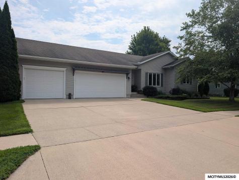 1501 Limestone Court Mason City IA 50401