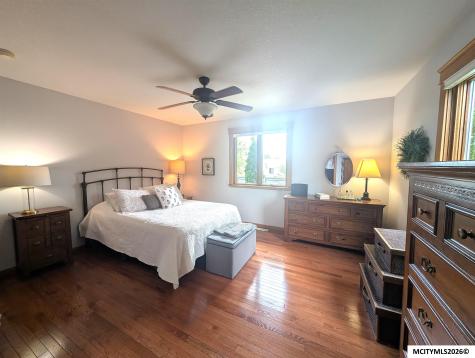 1501 Limestone Court Mason City IA 50401