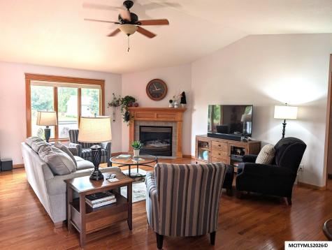 1501 Limestone Court Mason City IA 50401
