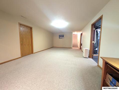1501 Limestone Court Mason City IA 50401