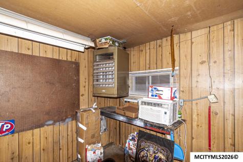 1223 N President Mason City IA 50401