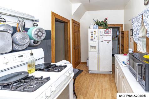 1223 N President Mason City IA 50401