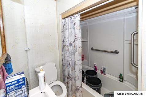 1223 N President Mason City IA 50401