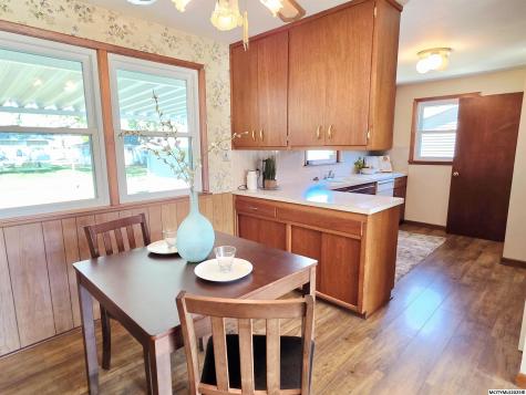 706 6th Place SE Mason City IA 50401