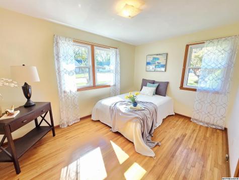 706 6th Place SE Mason City IA 50401